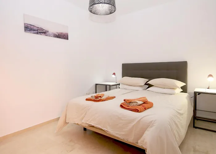 Town Eddie Εστεπόνα